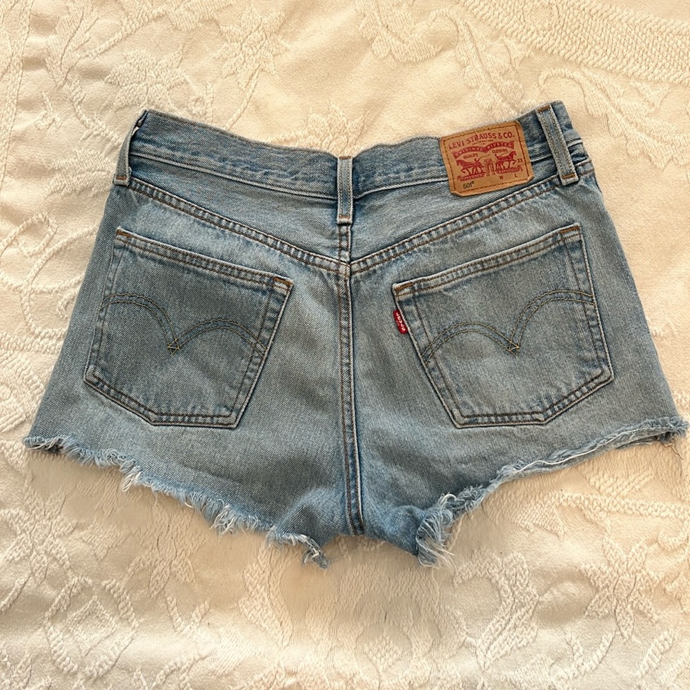 LEVI DENIM SHORTS
